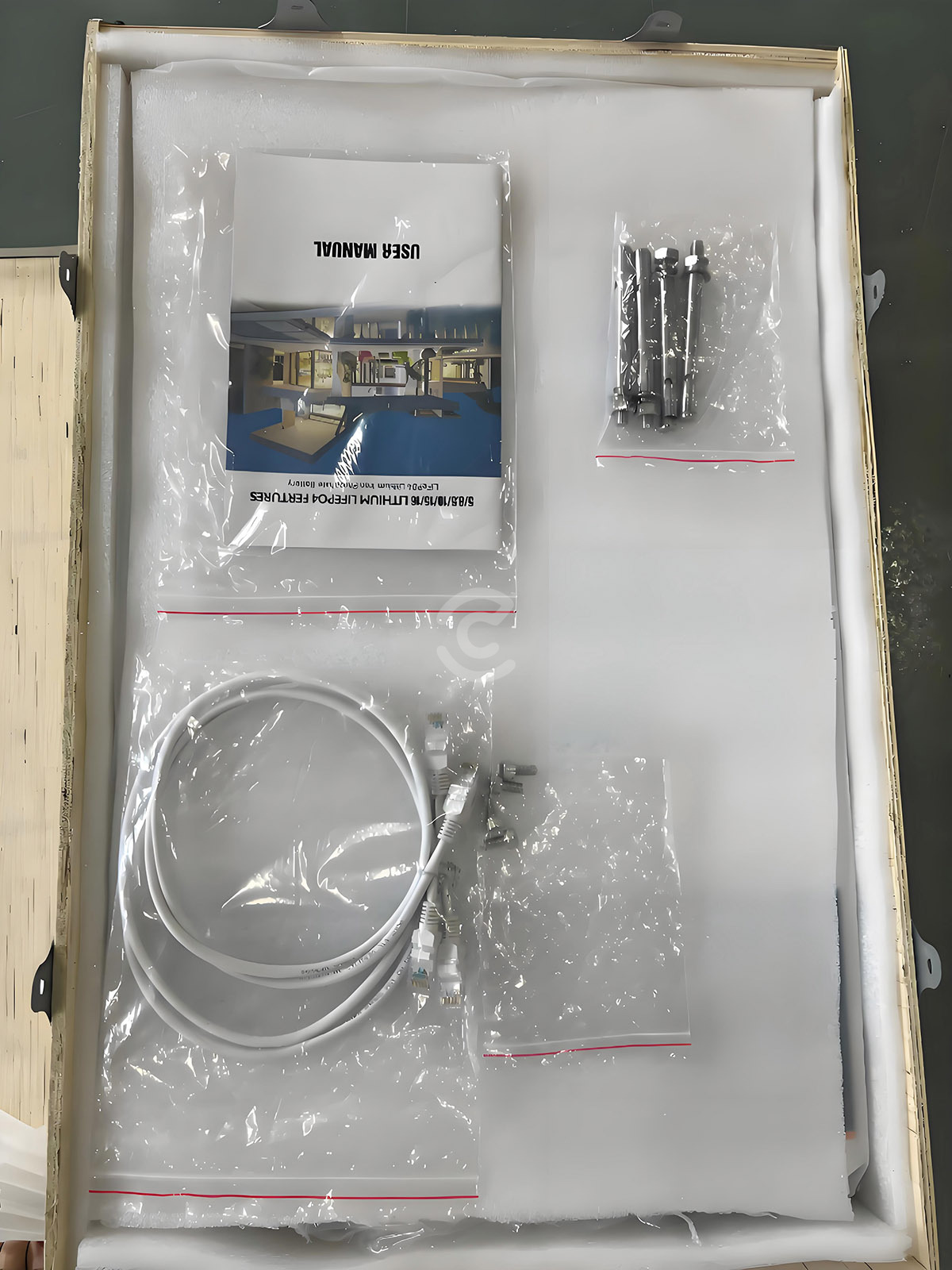 Portable Home Energy Storage Power Station Solar Battery Pack Direct Sun Charging with Lithium Solar Panels and Inverter (1)